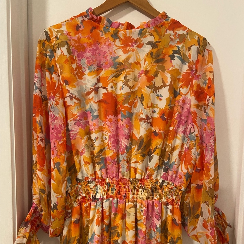 Vince Camuto EUC size 1X floral smocked split neck tiered maxi dress - Picture 6 of 11